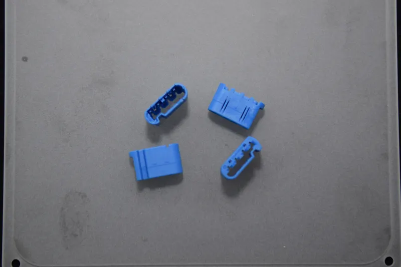 커넥터 — 19 × 11.3 × 6.9 mm