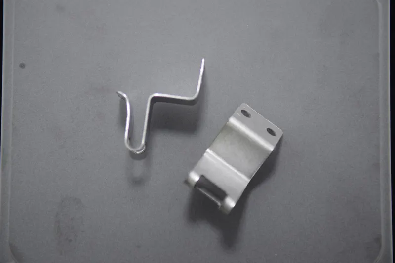 플라스틱 하우징 — 38.4 × 29.6 × 20 mm