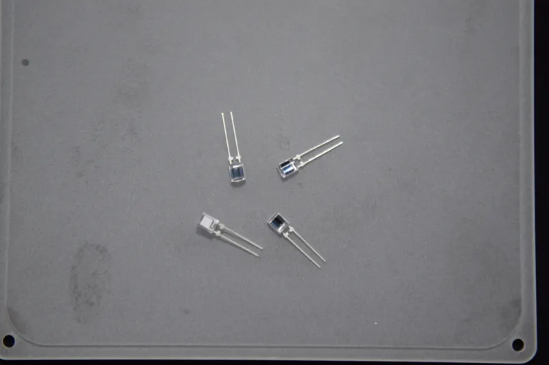 LED 부품 — 16.7 × 4.1 × 3.2 mm