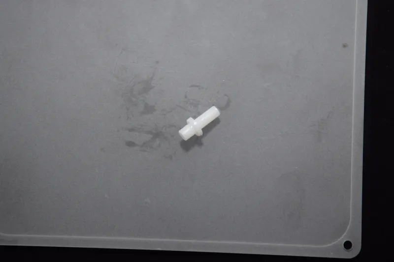 의료 부품 — 17.3 × 8.1 × 8.1 mm