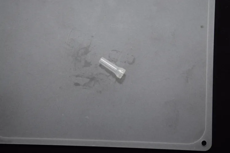 의료 소형부품 — 6.6 × 6.8 × 6.8 mm