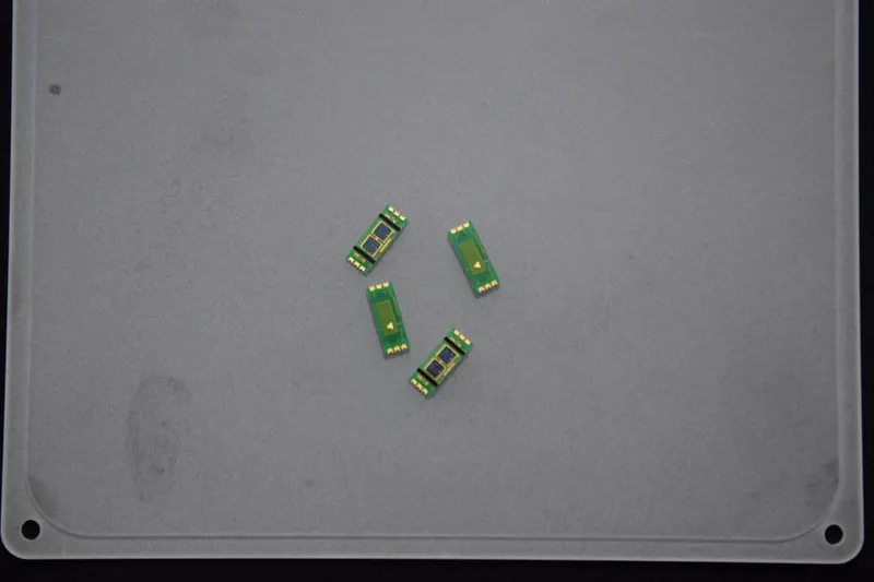 SMD 칩 — 12.1 × 4.6 × 1.6 mm